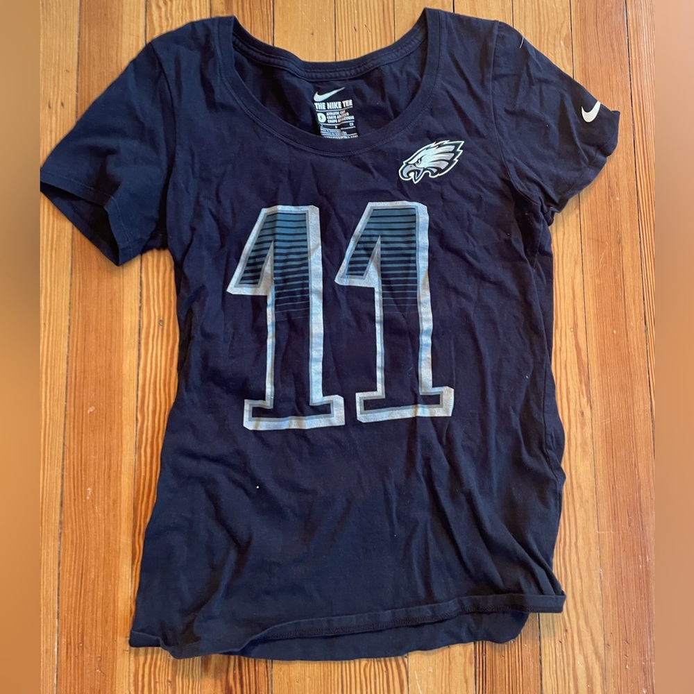 Small Black l Nike Women’s Eagles Carson Wentz Jersey Shirt